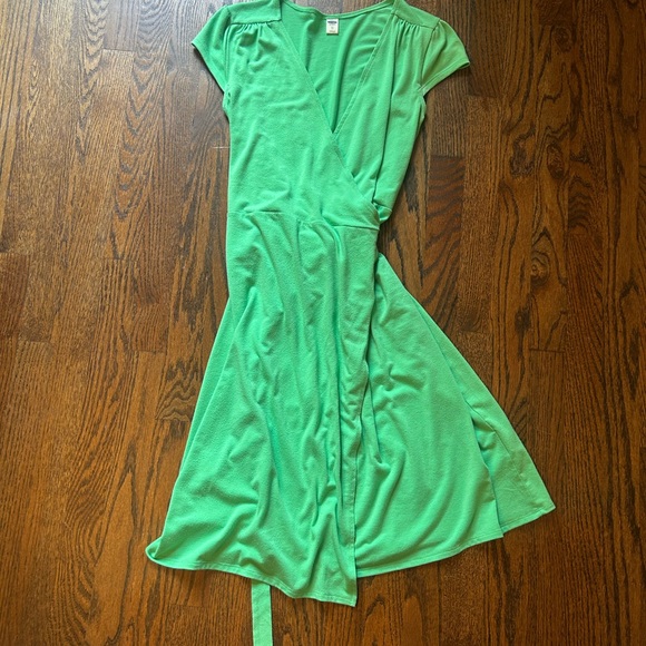 Old Navy Dresses & Skirts - Green Wrap Dress